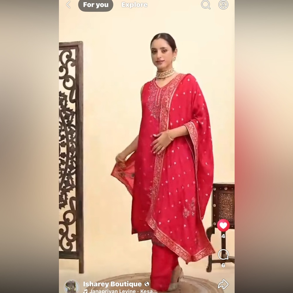 Elegant fuschia Embroidered kurta set with Dupatta, mirror and crystal work